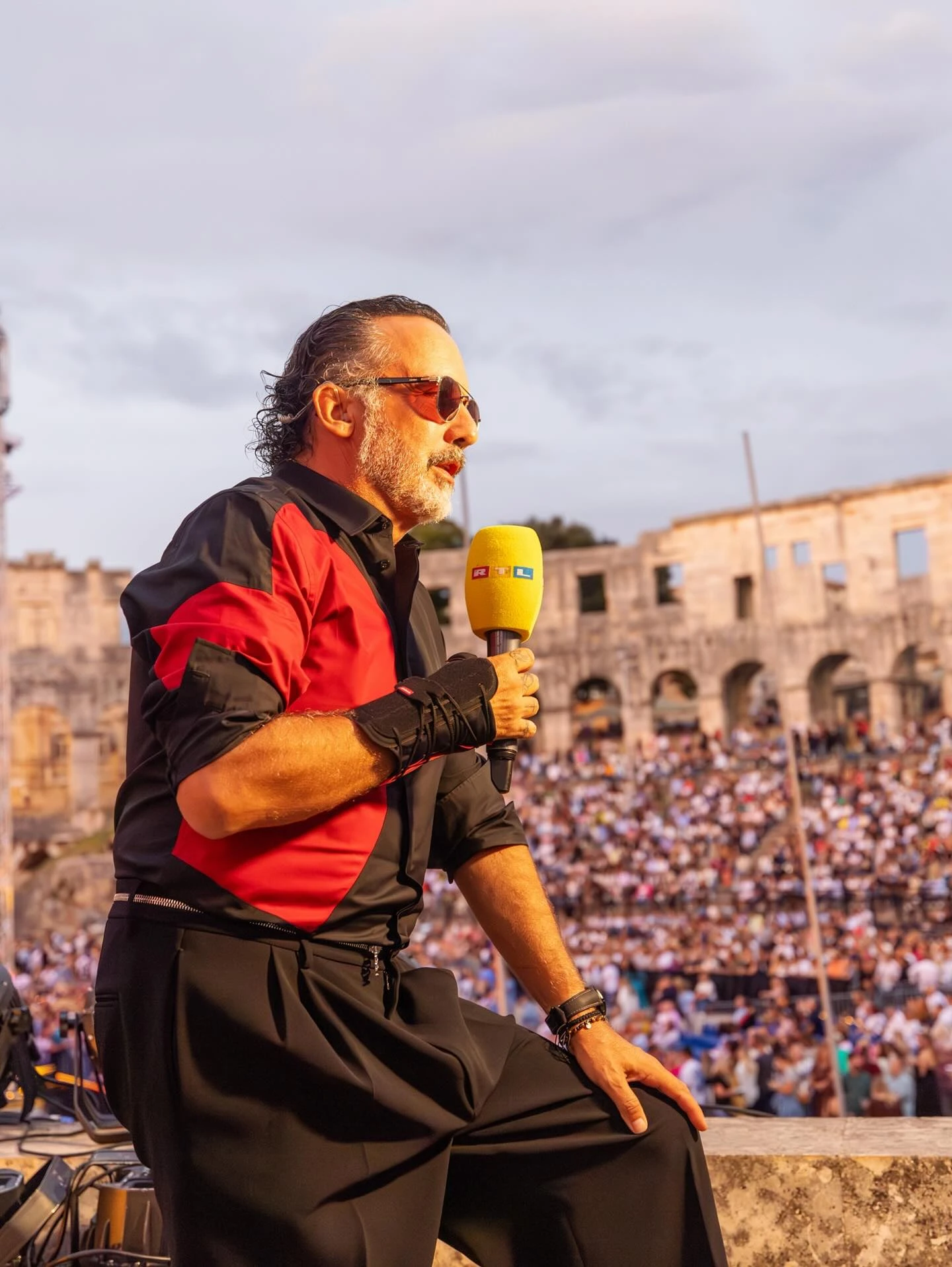 Tony Cetinski otkazao koncert samo par sati prije početka: "Upoznat sam sa svjedočanstvima koje ta dvorana nosi"