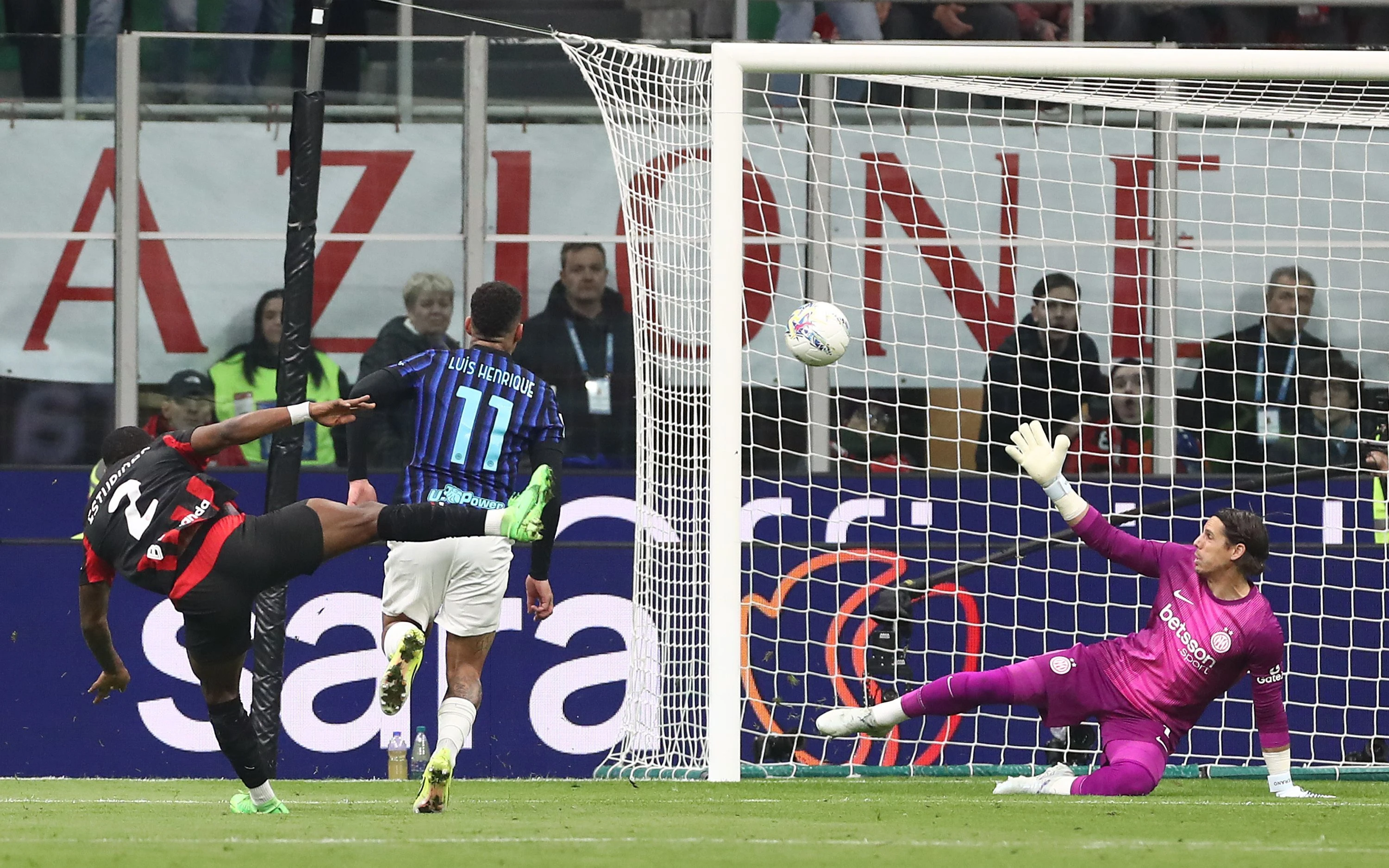 Milan slavio protiv Intera u gradskom debiju