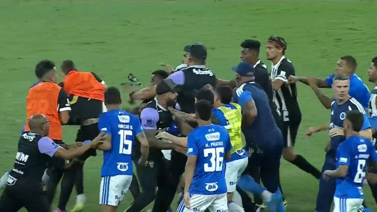 Kaos u Brazilu, udarao tko je stigao, sudac prekinuo utakmicu