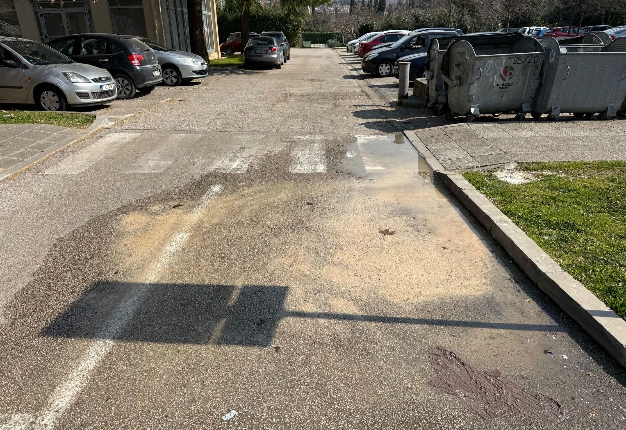 Vodovod provjerava što se izlilo u Zagrebačkoj ulici
