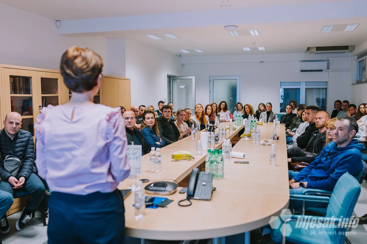 U Mostaru je održano predavanje o pravilnoj prehrani za trkače u organizaciji Kinezisa i Zavoda za javno zdravstvo FBiH.