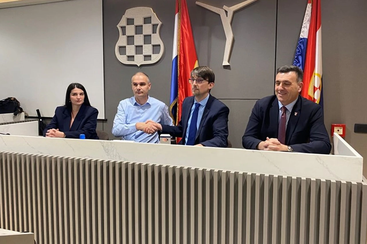 Potpisan Kolektivni ugovor Vlade i Strukovnog sindikata doktora medicine i stomatologije ŽZH