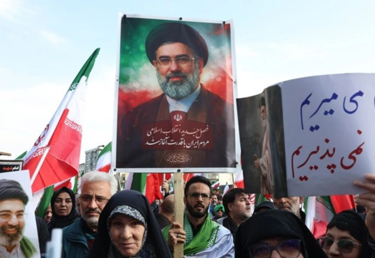 Novi iranski vođa navodno ranjen u napadima, Teheran tvrdi da je "živ i zdrav"