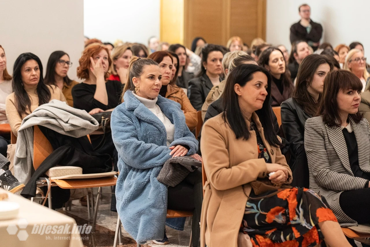 Tribina za žene pod nazivom "Identitet žene - slika o sebi"