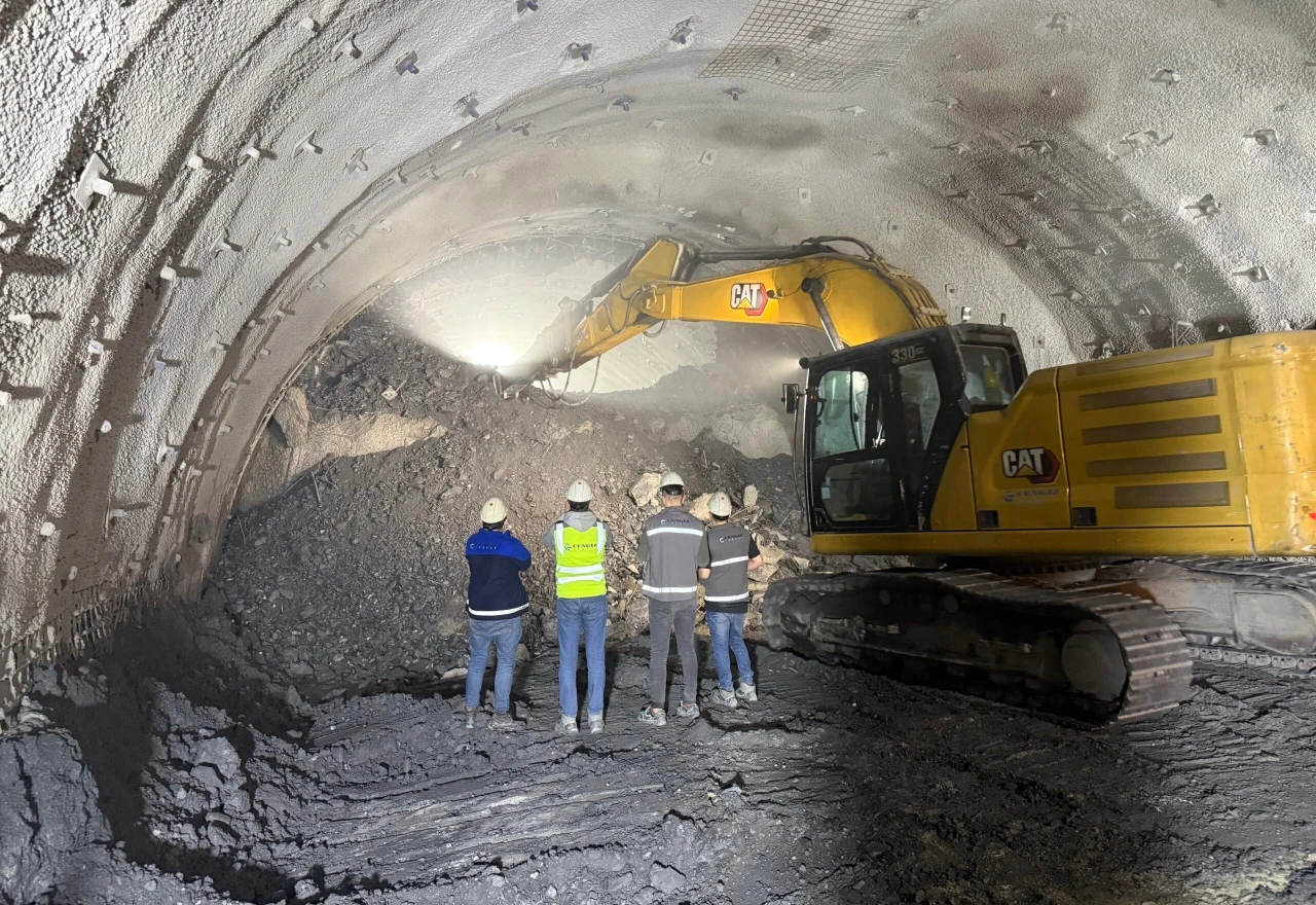 VIDEO | Probijen tunel Crni vrh, dug 2.200 metara
