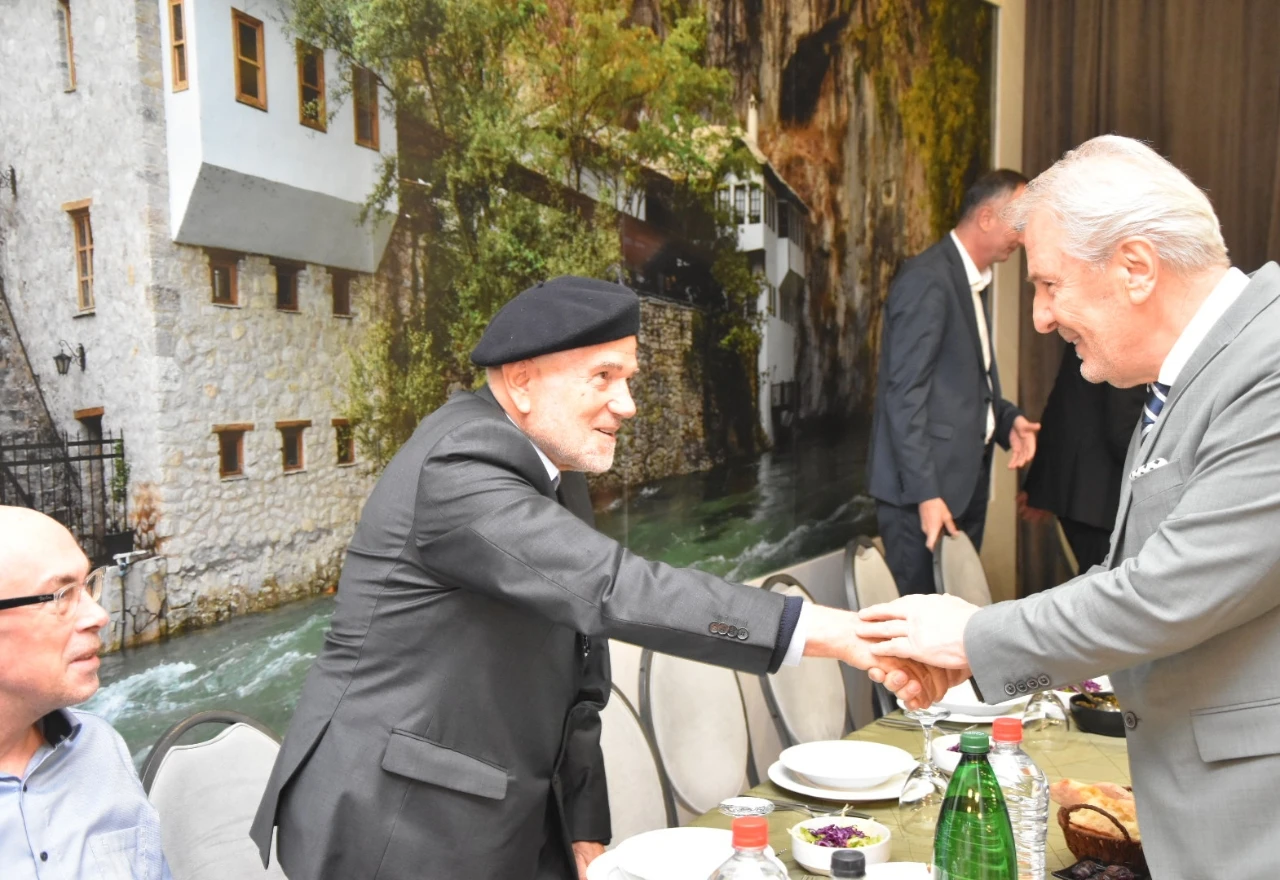 Lendo upriličio iftar: "Mostar je mnogo puta bio iskušavan, ali je uvijek ostajao uspravan"
