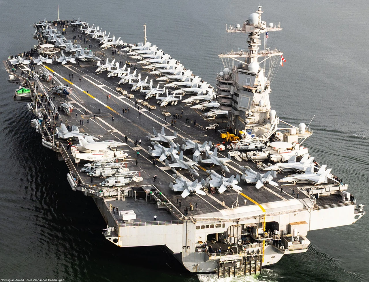 Požar na američkom nosaču zrakoplova USS Gerald R. Ford u Crvenom moru