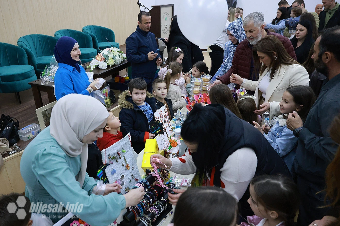 Ramazanski bazar okupio veliki broj građana