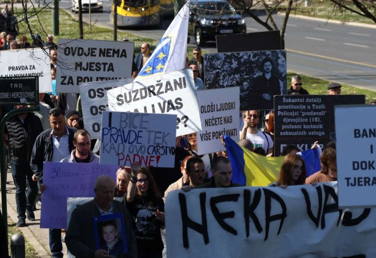 Deseti prosvjed u Sarajevu uz manji broj sudionika