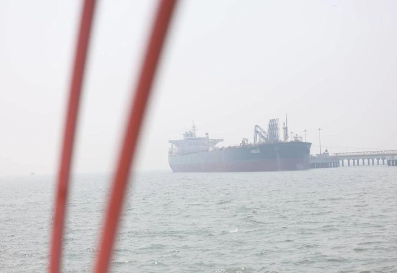 Usred blokade Hormuškog tjesnaca Iran pustio dio brodova