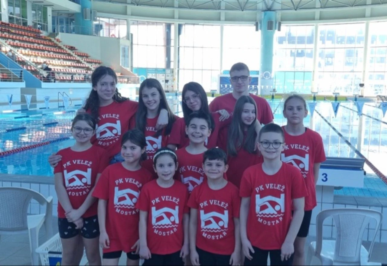 Mladi plivači PK Veleža osvojili 12 medalja