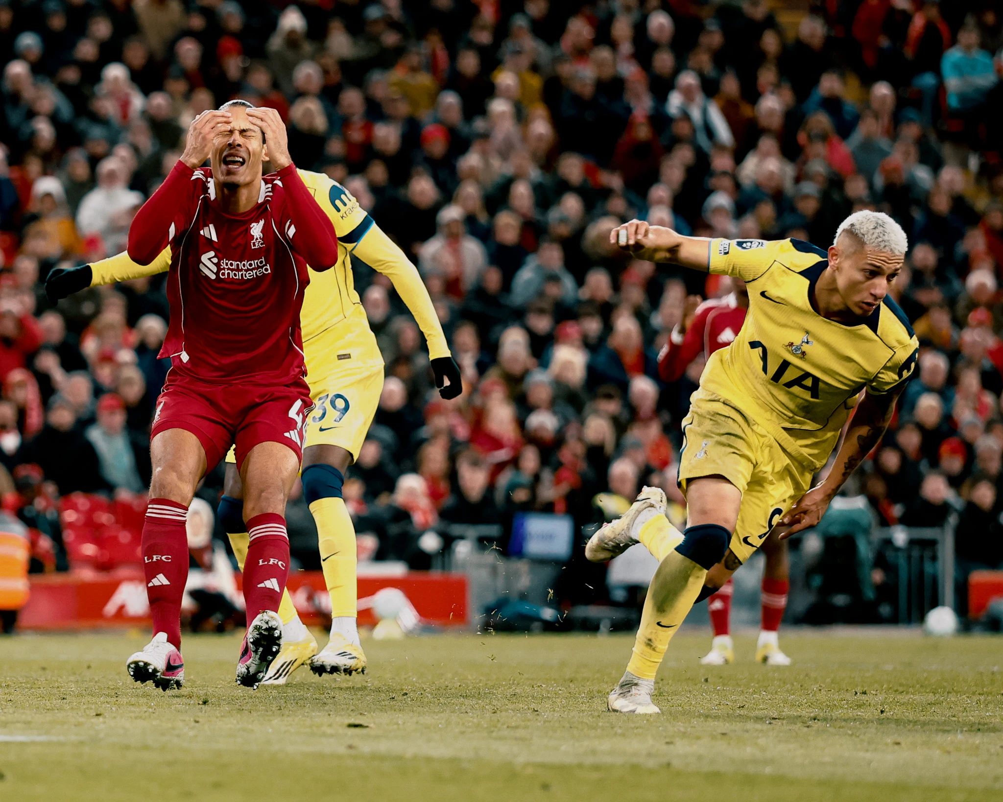 Spursi golom u završnici utišali Anfield, Tudorov prvi bod u Premierligi