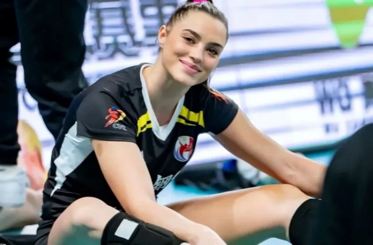 Sjajna Nikoleta igra vrhu odbojku, izgleda jednako tako