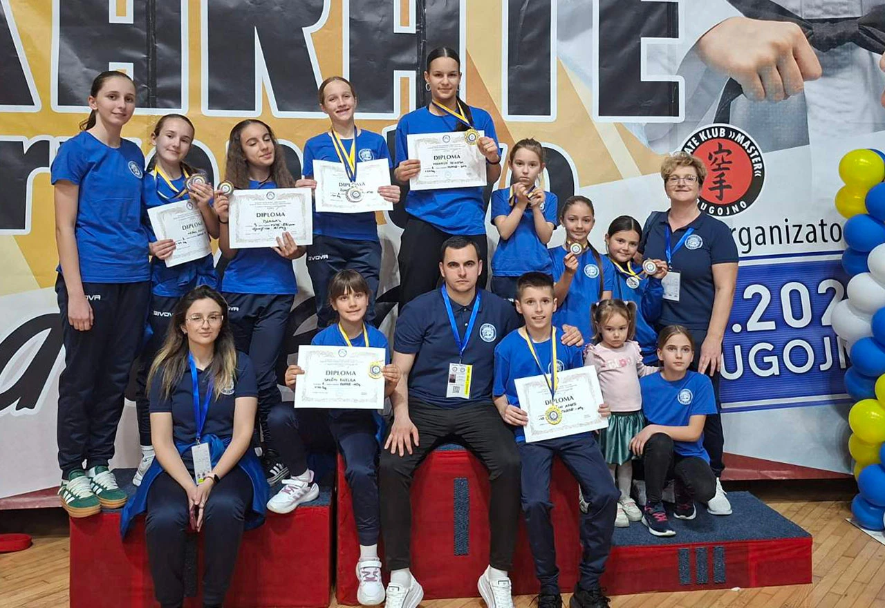 Karate klub Blagaj osvojio tri zlata i osam medalja na prvenstvu u Bugojnu