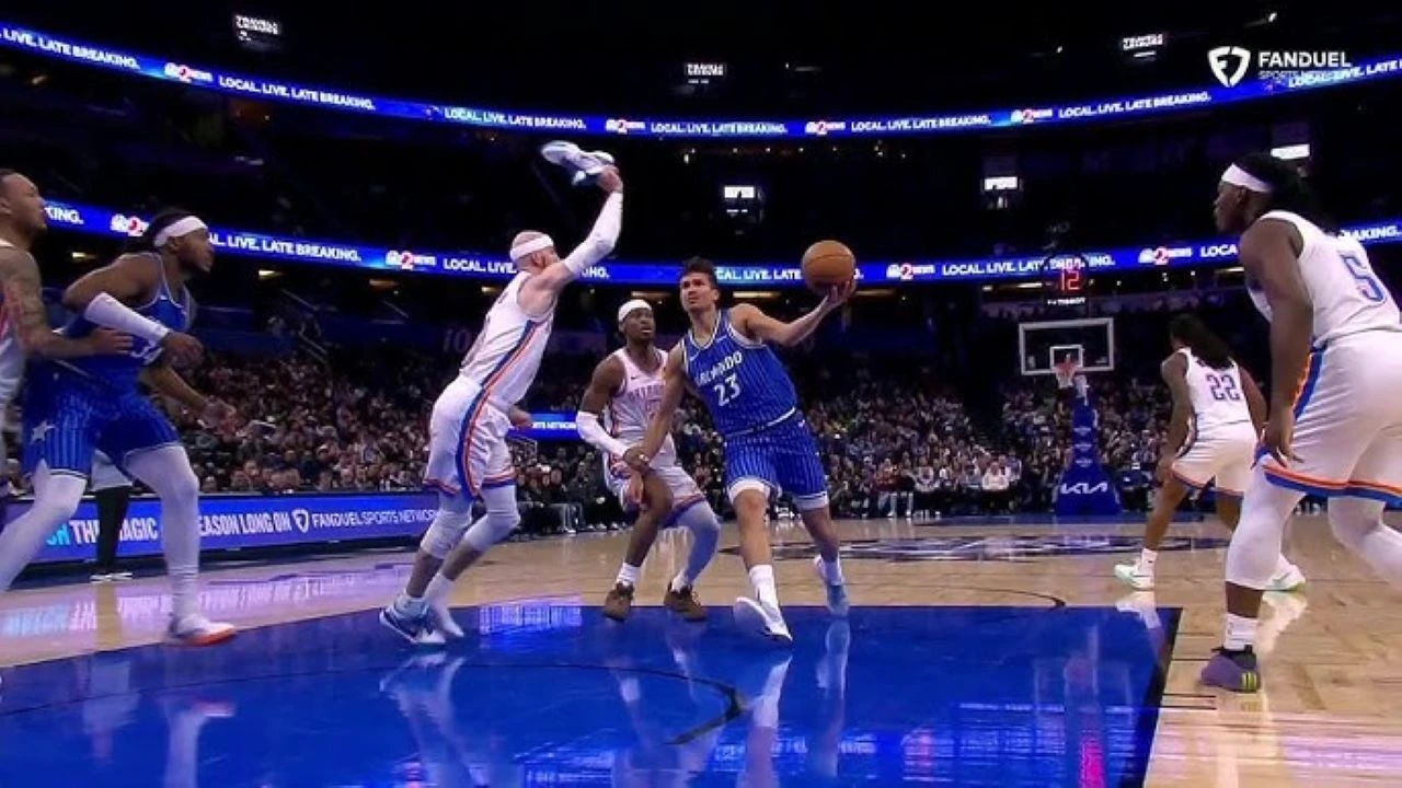 Oklahoma prva potvrdila play off,  Caruso pokušao blokirati šut s tenisicom u ruci