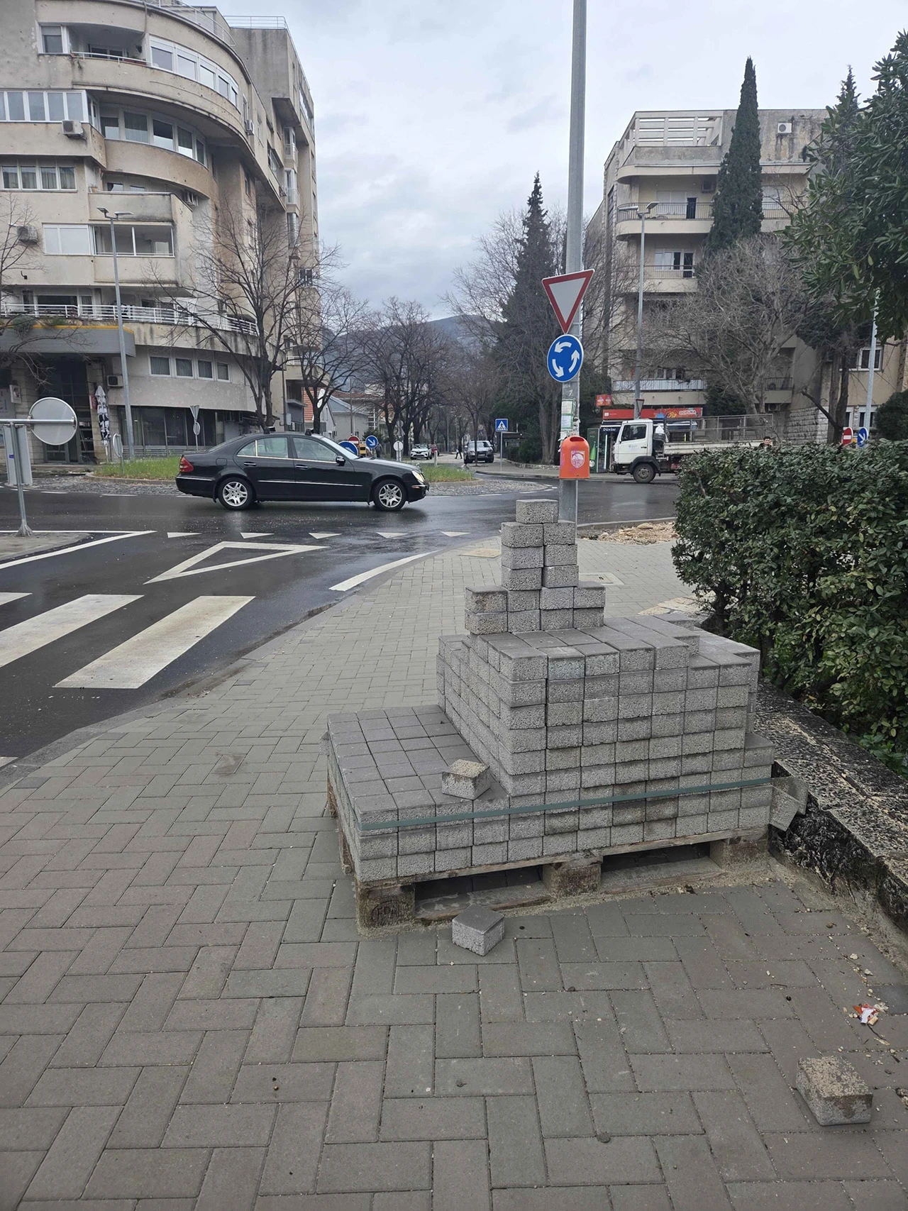trotoar u šantićevoj