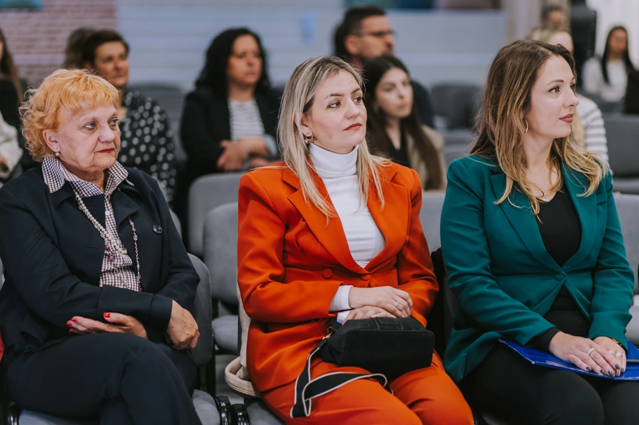 FOTO | Predavanje u Mostaru o inkluziji djece s Down sindromom: "Oni doista mogu sve"
