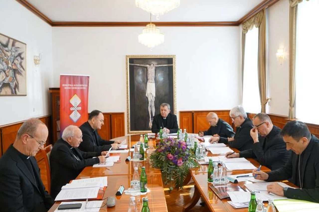 Biskupi pozvali na suzdržavanje od teških riječi i uvreda u izbornoj godini
