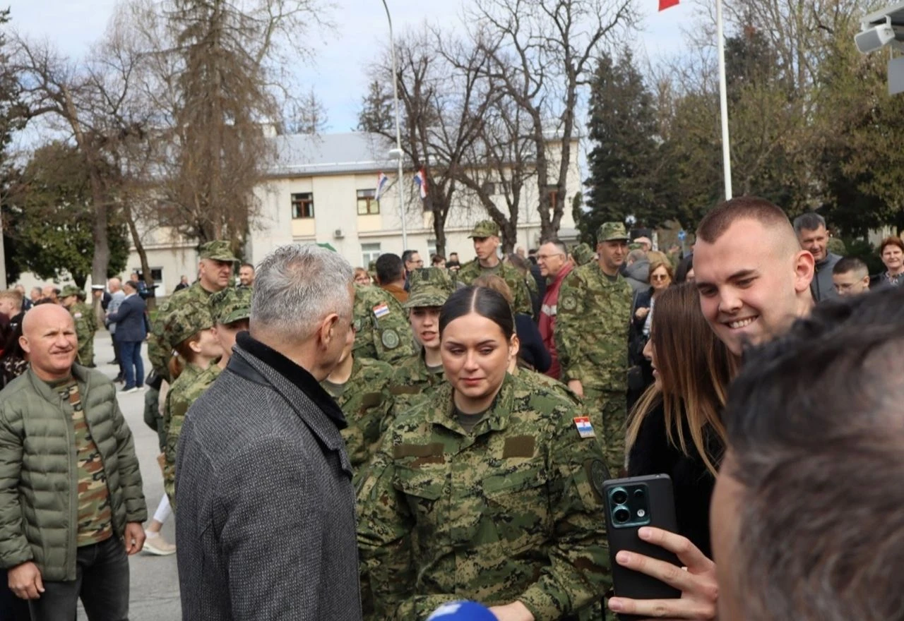 Gužva zbog Thompsona u Požegi: "Ne znam kako ću ćaću odavde spasiti"
