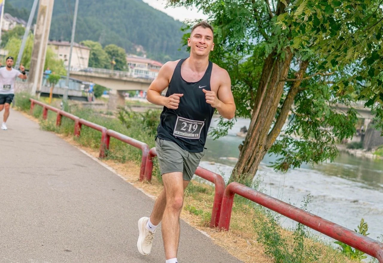 Student iz SAD-a trči Mostarski polumaraton za djecu oboljelu od raka