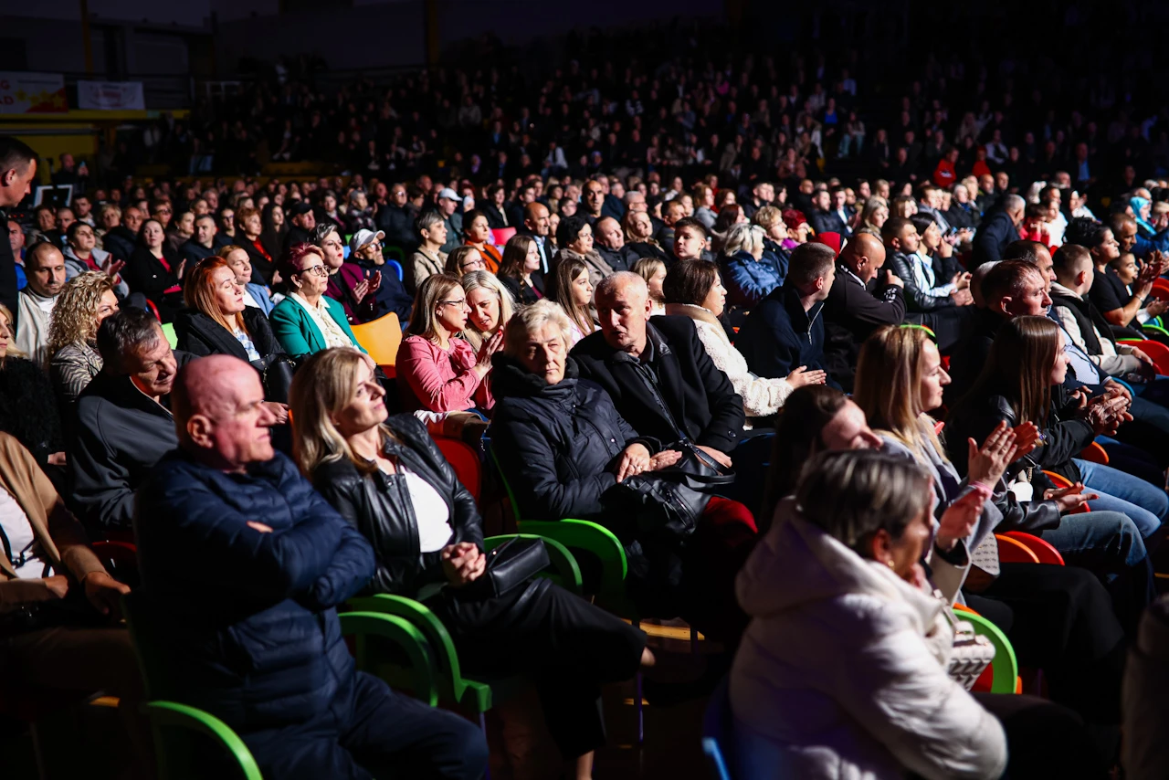 FOTO/VIDEO | Donosimo djelić atmosfere s bajramskog koncerta u Mostaru