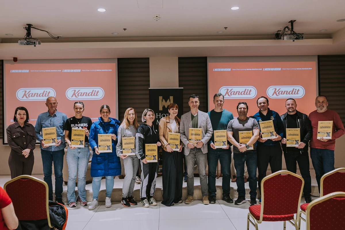 FOTO | Dodijeljene doživotne kotizacije trkačima koji su istrčali sve mostarske polumaratone