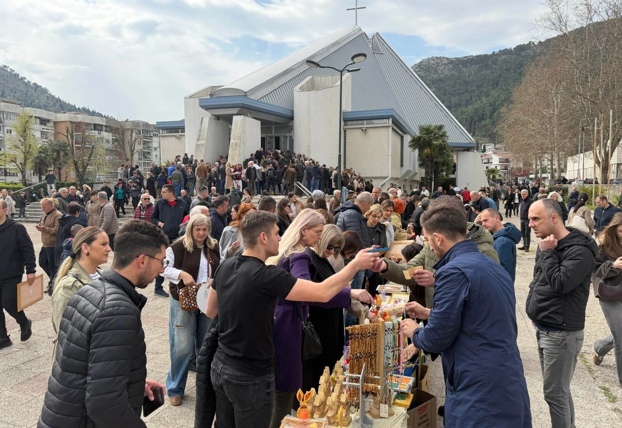 Centar Nazaret i Dom Betanija s ostalim vjernicima slavili misu u mostarskoj katedrali