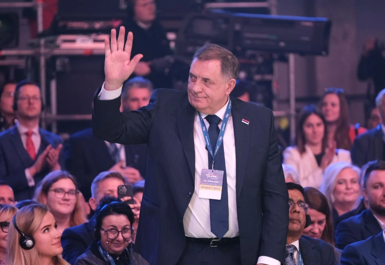 Dodik: Dirnule su me Orbanove riječi