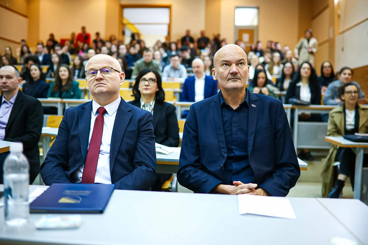 FOTO | U Mostaru počeo "Tjedan znanosti i umjetnosti", slijedi niz radionica i znanstvenih skupova