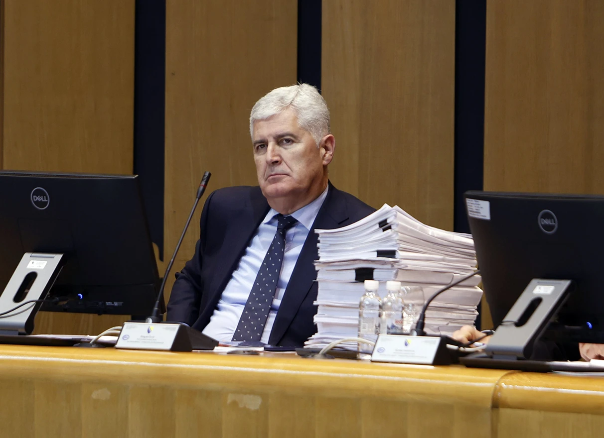 Nešković traži da se razgovara o trošarinama na gorivo, Čović o tome želi posebnu sjednicu