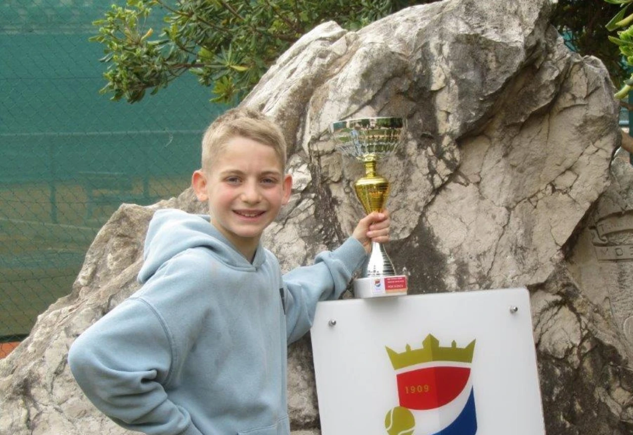 FOTO | Teniski klub Mostar uspješno organizirao jaki juniorski turnir
