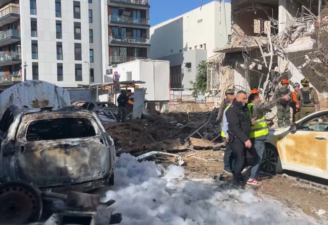 Iranski udar na Tel Aviv, oštećeno više zgrada