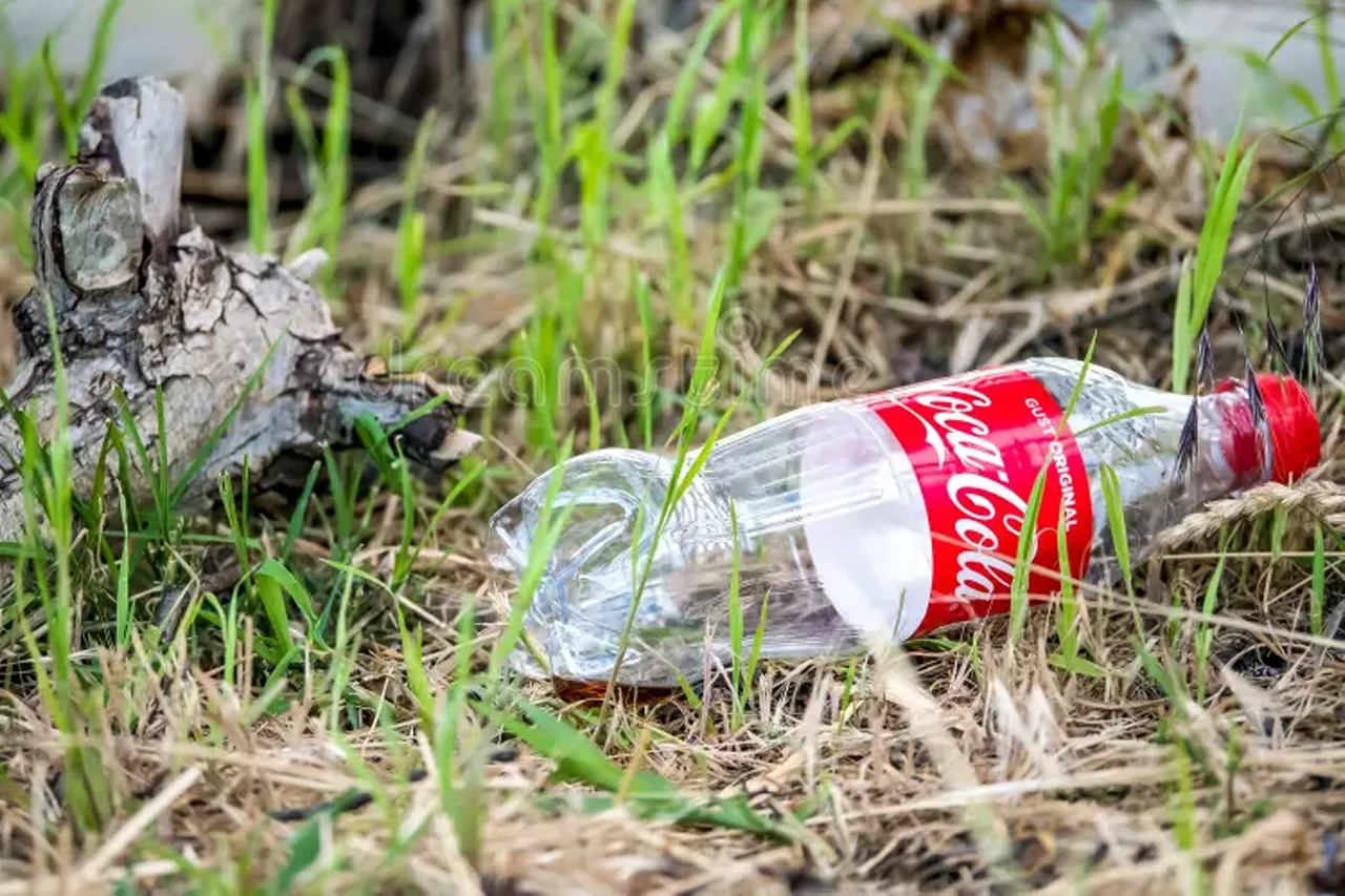 Dječak iz boce Cole greškom popio pesticid, preminuo je