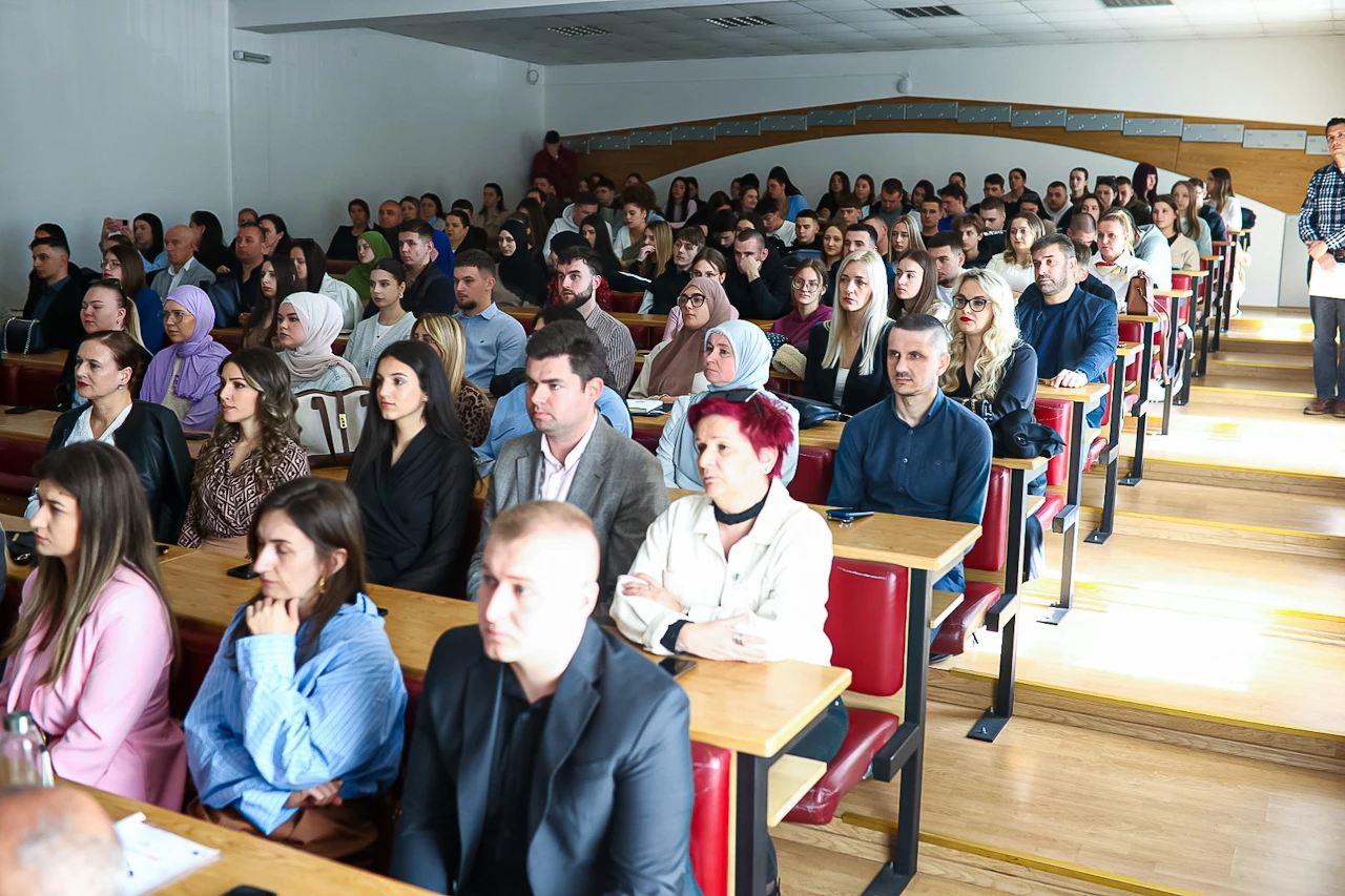 FOTO | Dekan Šator za Dan FHN-a: Kritičko mišljenje je ključno da bismo razumjeli drugu kulturu, osjećaje i mišljenje