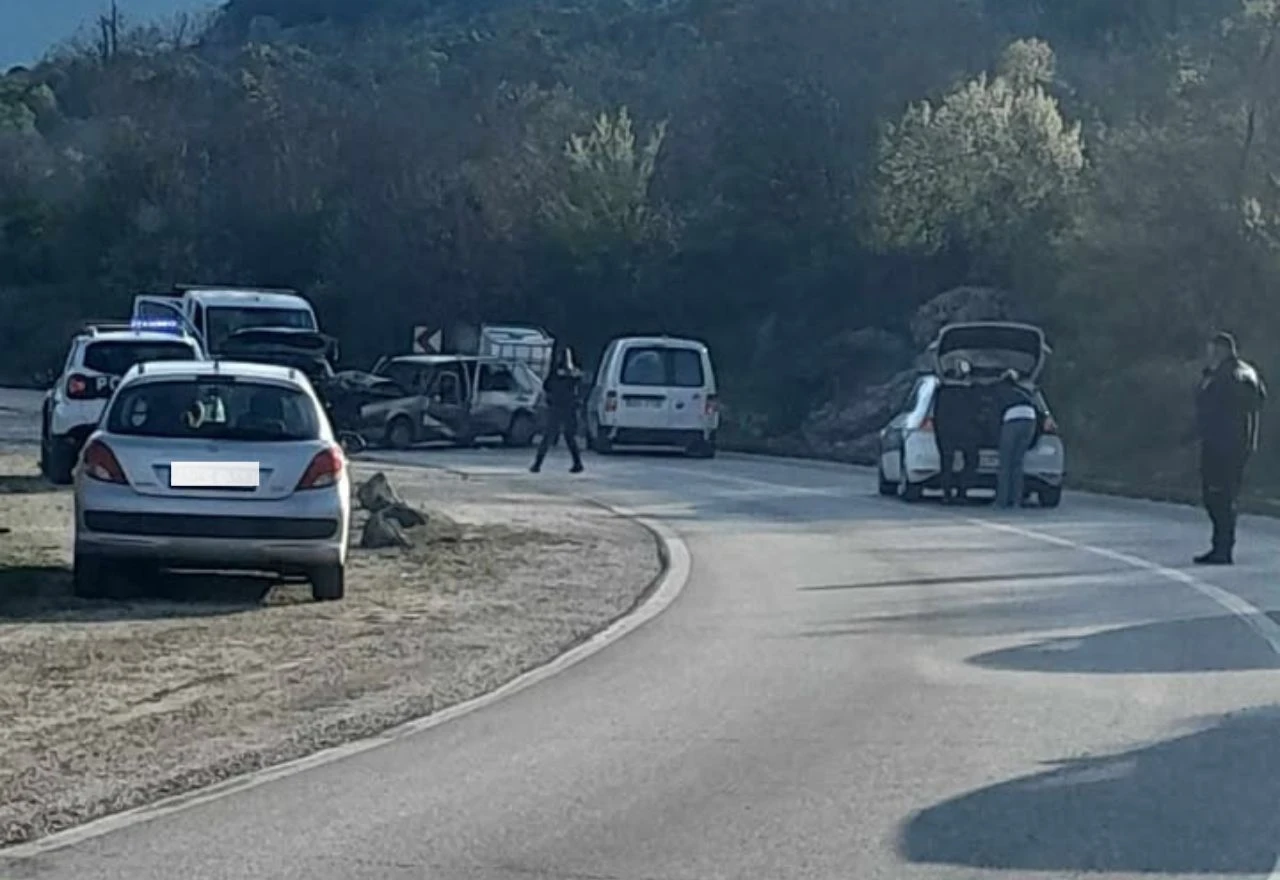Teška prometna nesreća kod Ljubuškog: Sudarili se kamion i dva osobna vozila