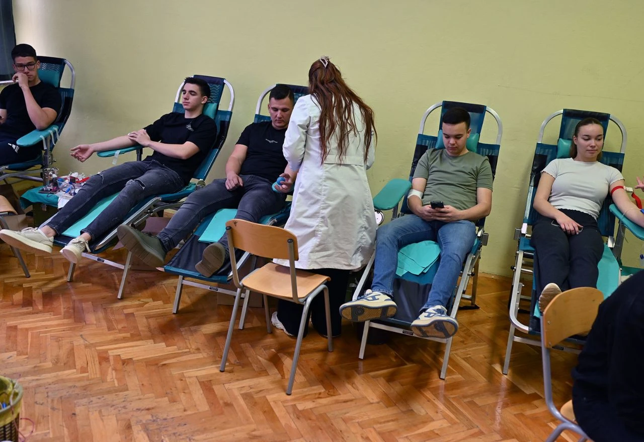 Učenici i djelatnici srednje škole u Grudama darovali 30 doza krvi