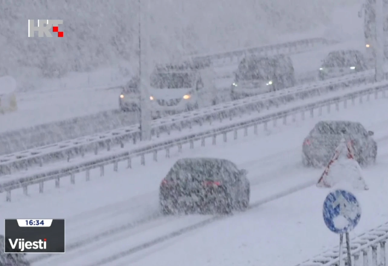 Nevrijeme zatvorilo ključne pravce prema obali, ozlijeđene dvije osobe