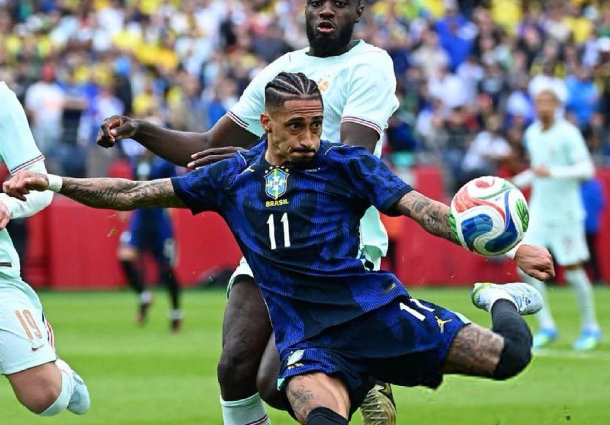 Francuska s igračem manje porazila Brazil