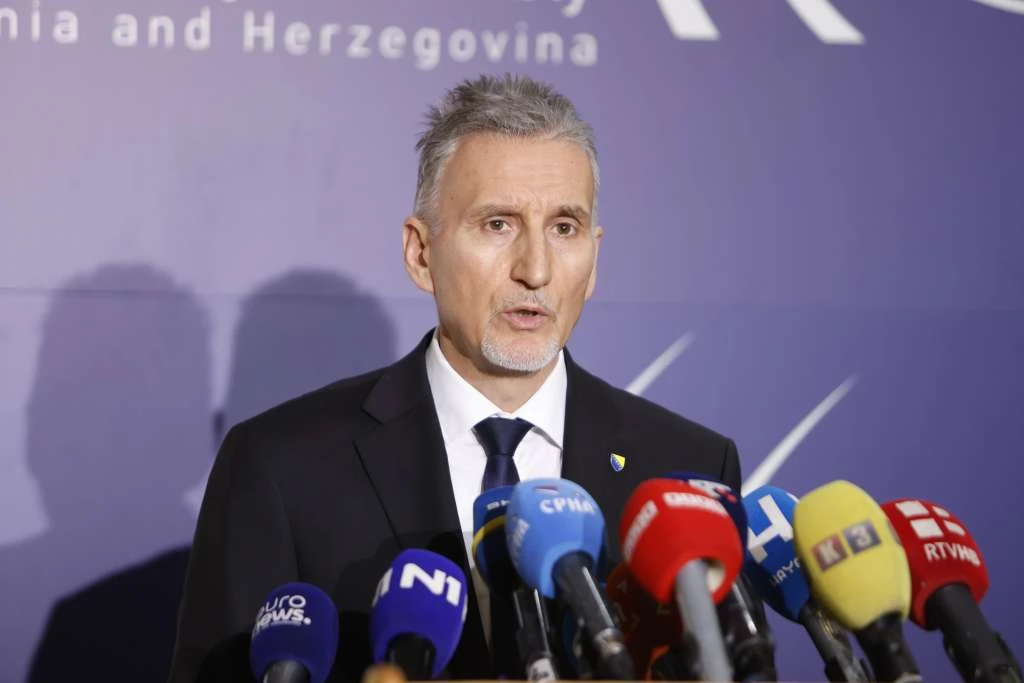 Ademović: HDZ i SNSD zajedno blokirali sjednicu Doma naroda