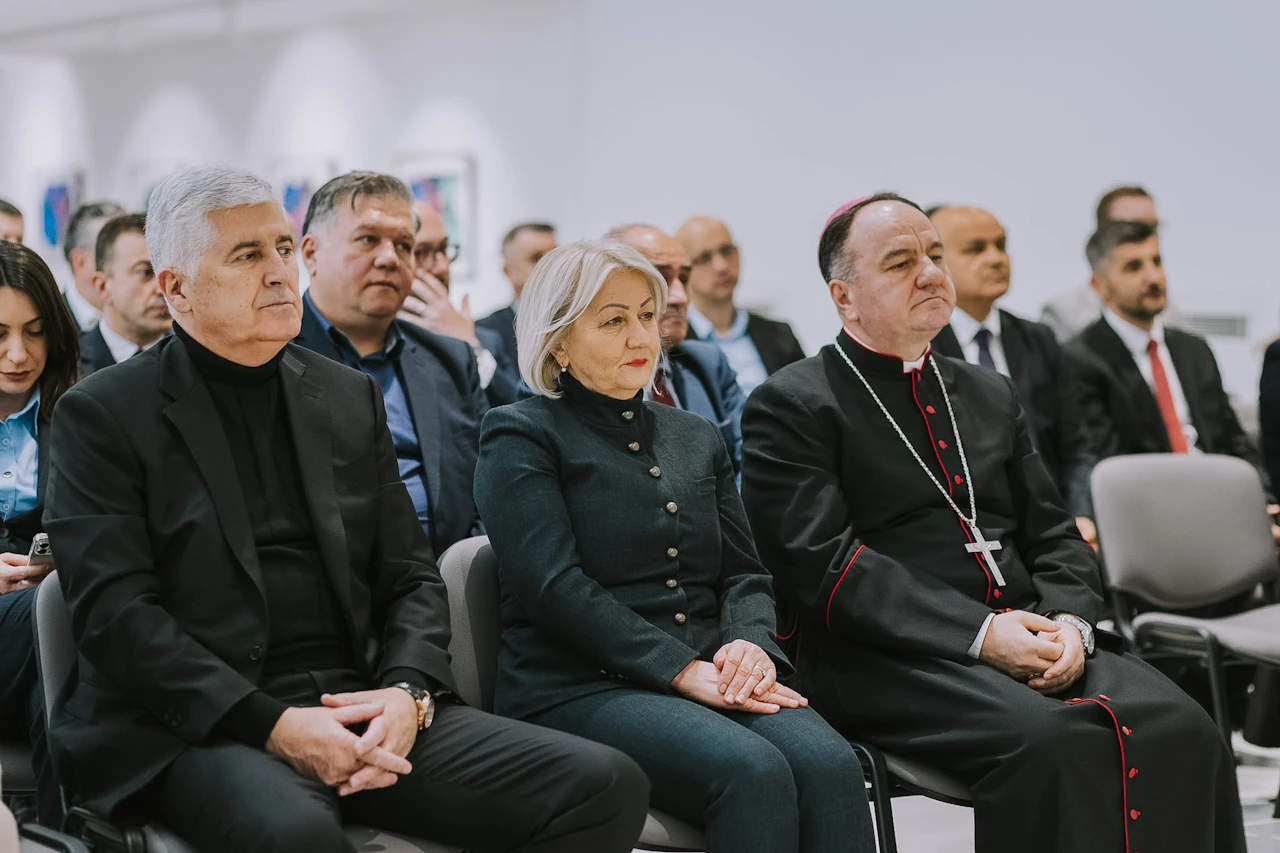 Biskup Palić političarima: "Pomoći čovjeku u nevolji i živjeti pravedno nije izbor, nego obveza"