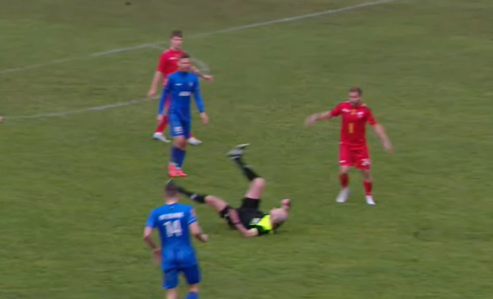 VIDEO | Igrač "nokautirao" suca u Konjicu