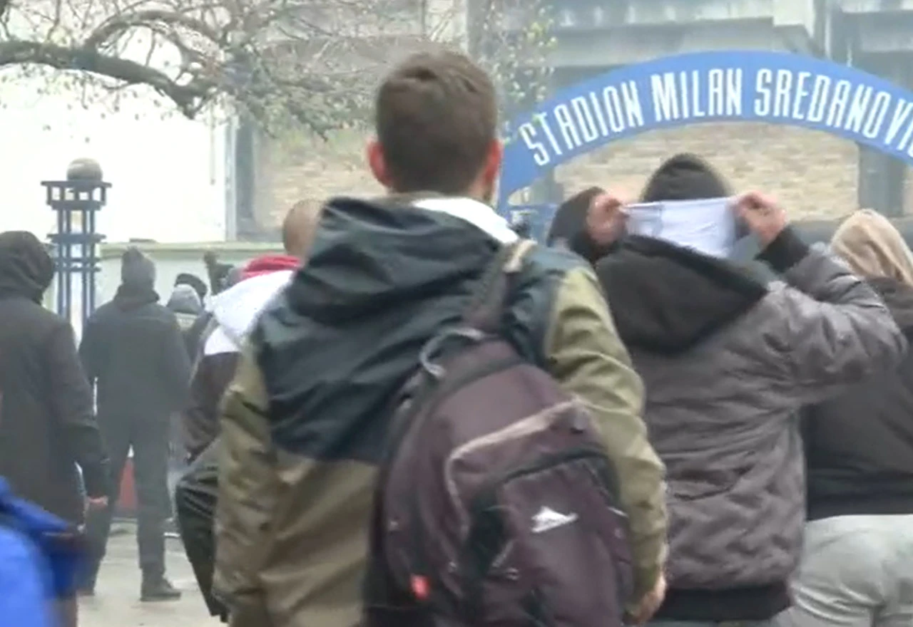 Ovo ni Balkan ne pamti: Sjekire, pištolji, tučnjave i prijetnje na izborima u Srbiji
