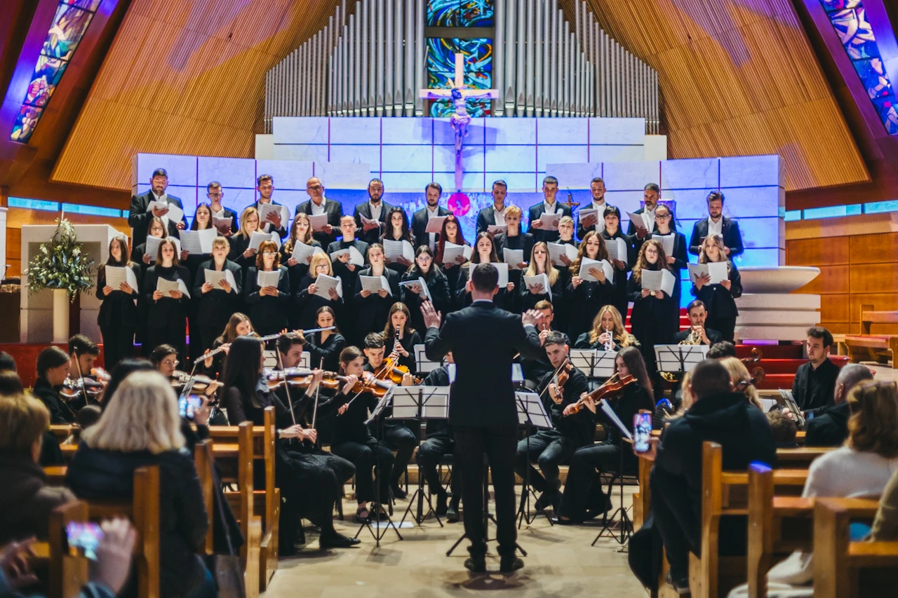 FOTO | Korizmeni koncert ispunio mostarsku katedralu