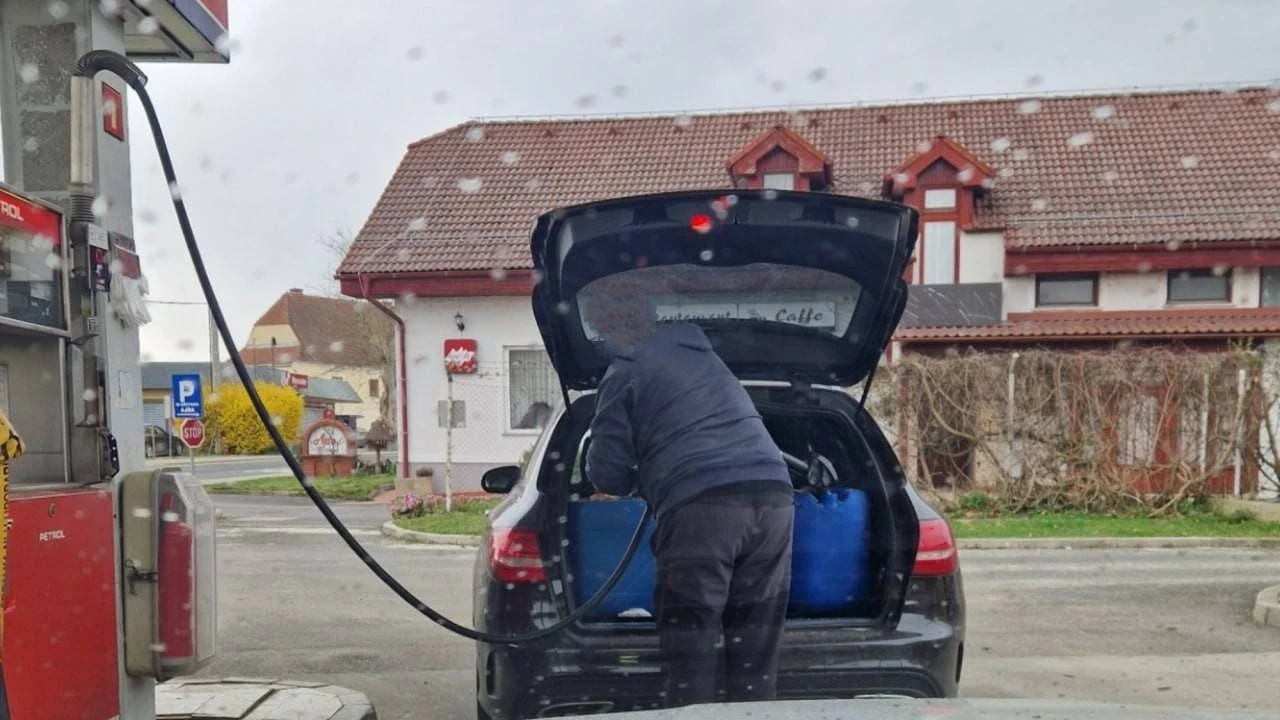 Hoće li ministarstvo zabraniti točenje goriva u kanistre?