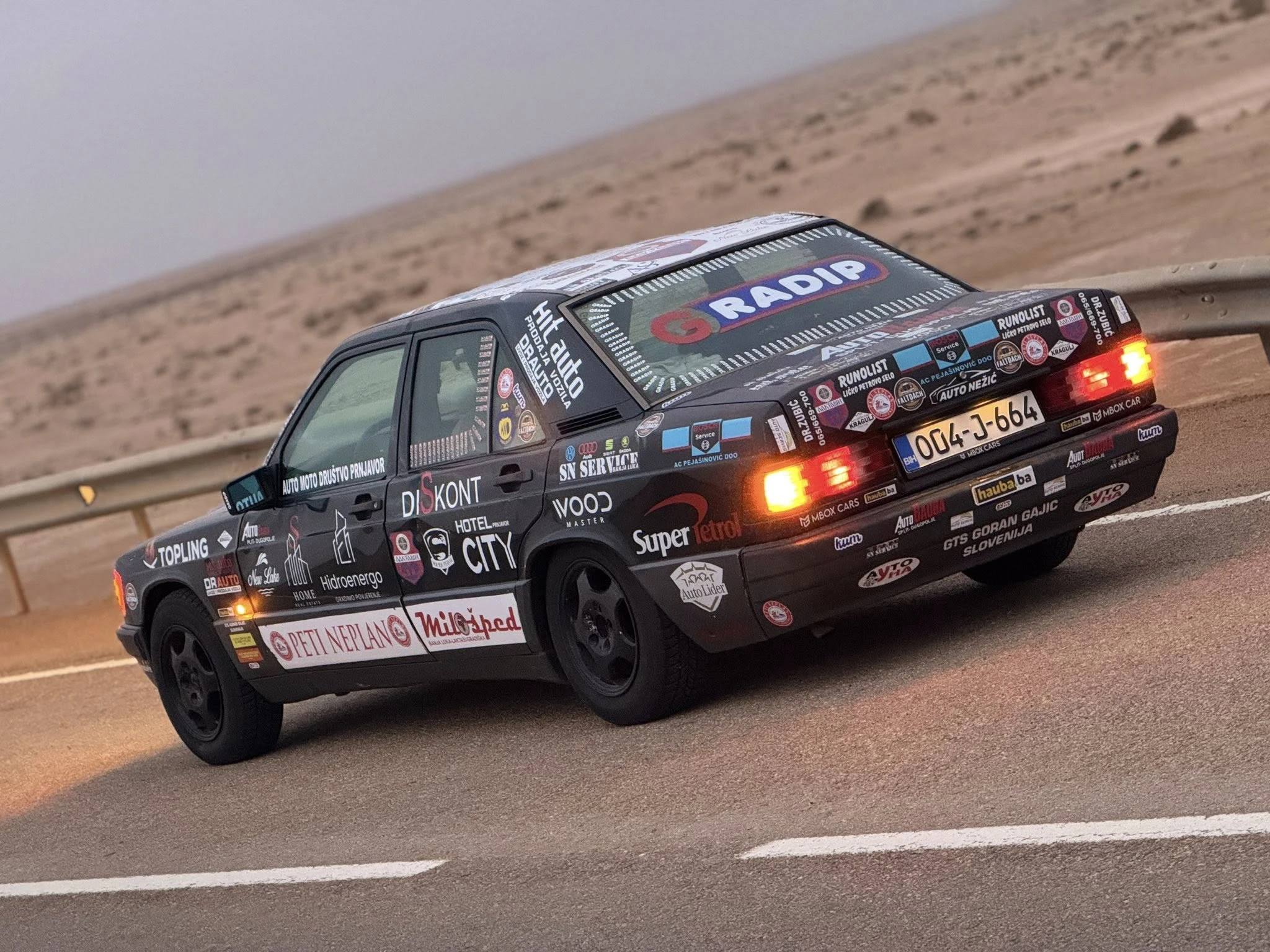 VIDEO | Mercedes 190 na putu života: Od Laktaša do Afrike