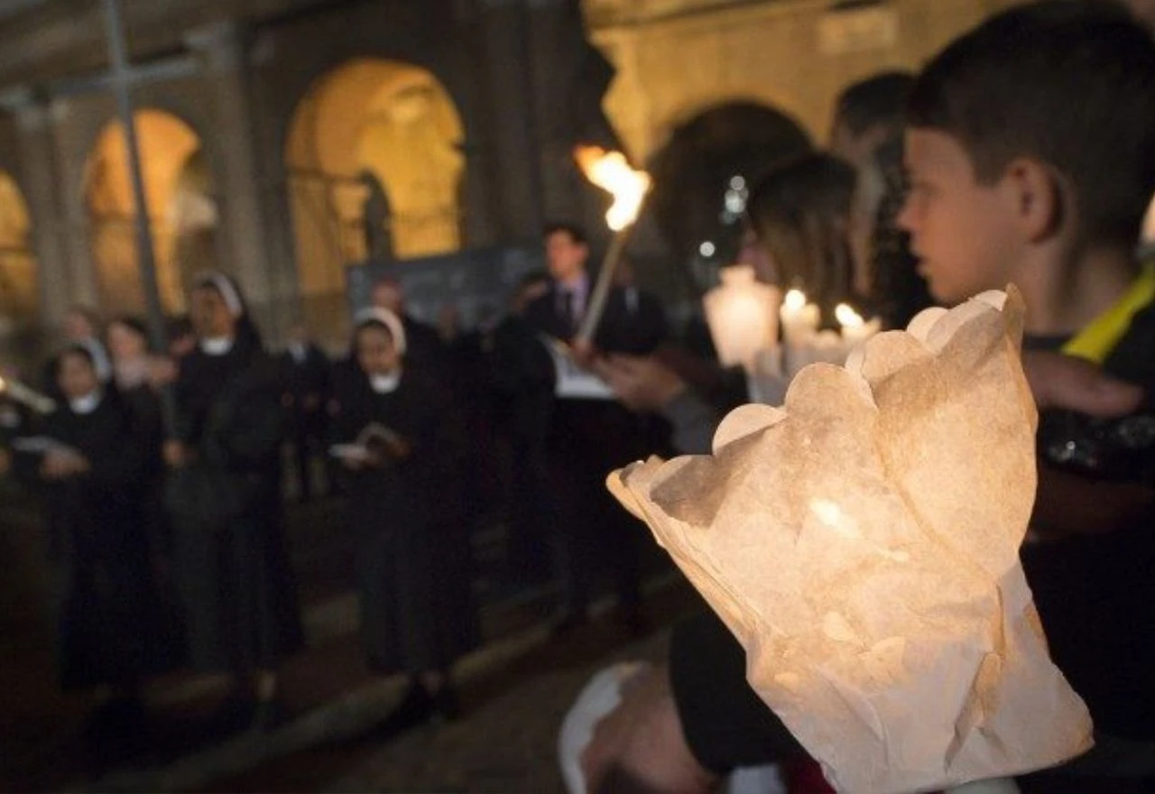Papa će nositi križ na svakoj postaji Križnog puta u Koloseumu