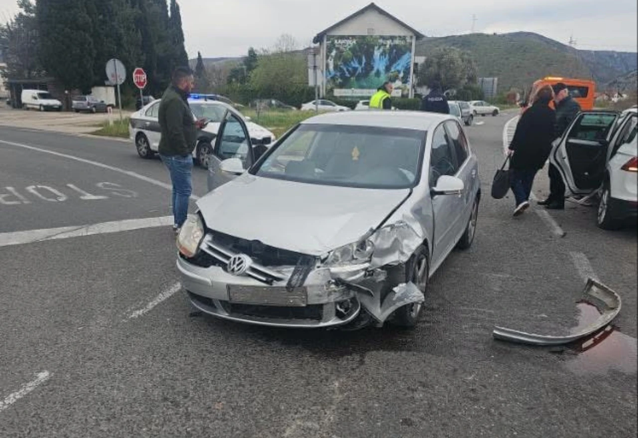 Dvije osobe ozlijeđene u prometnoj nesreći na Buni