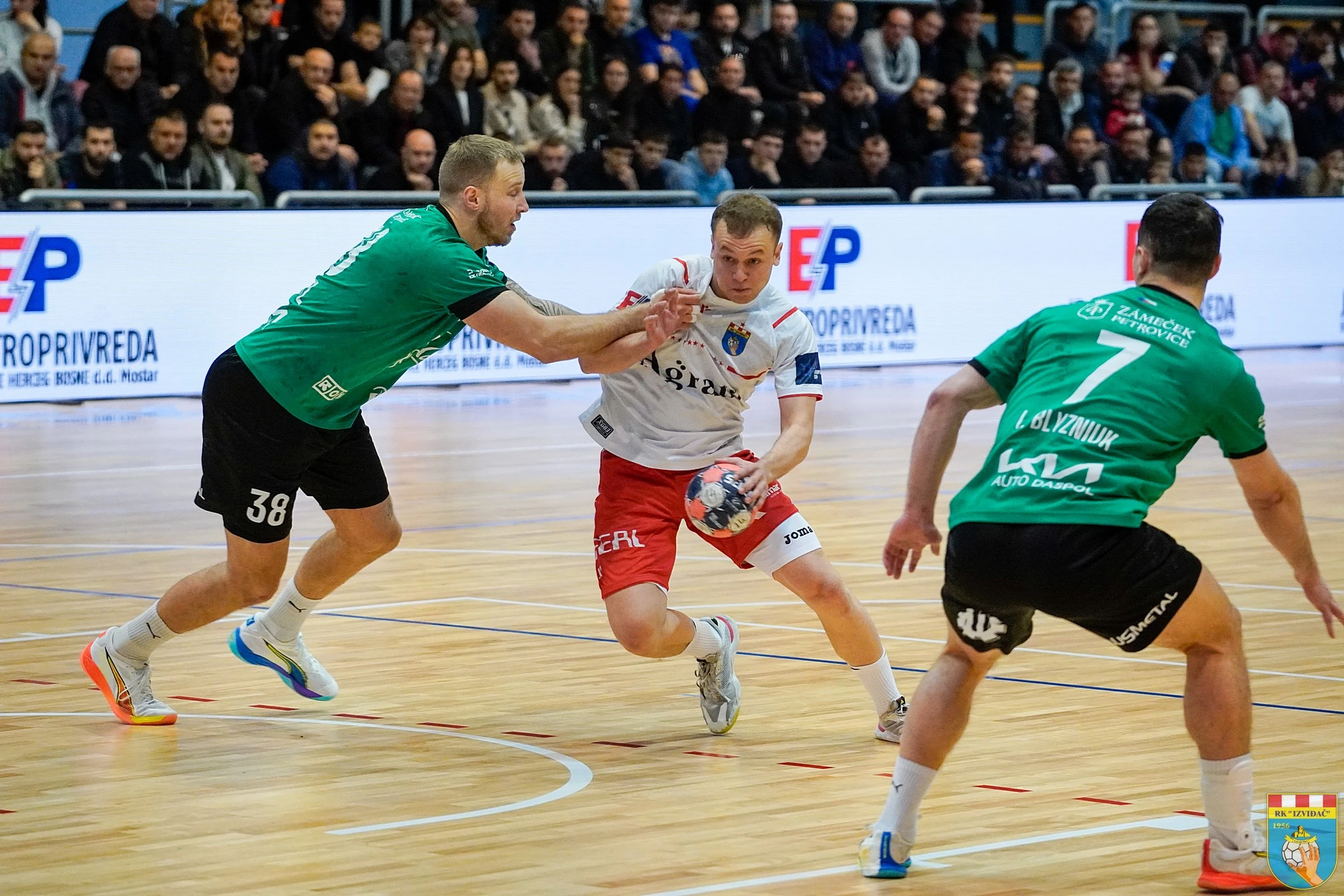 Drama u Češkoj, sedmerci odlučili, Izviđač u polufinalu EHF Cupa