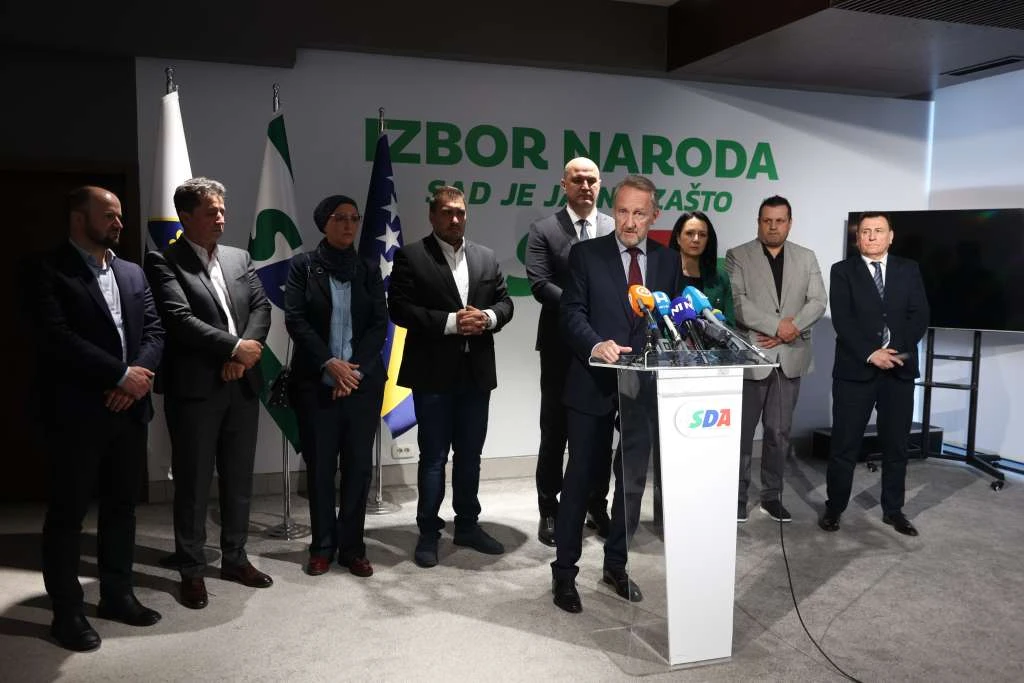 Izetbegović: Dodik bi uskoro mogao ostati bez mjesta predsjednika SNSD-a