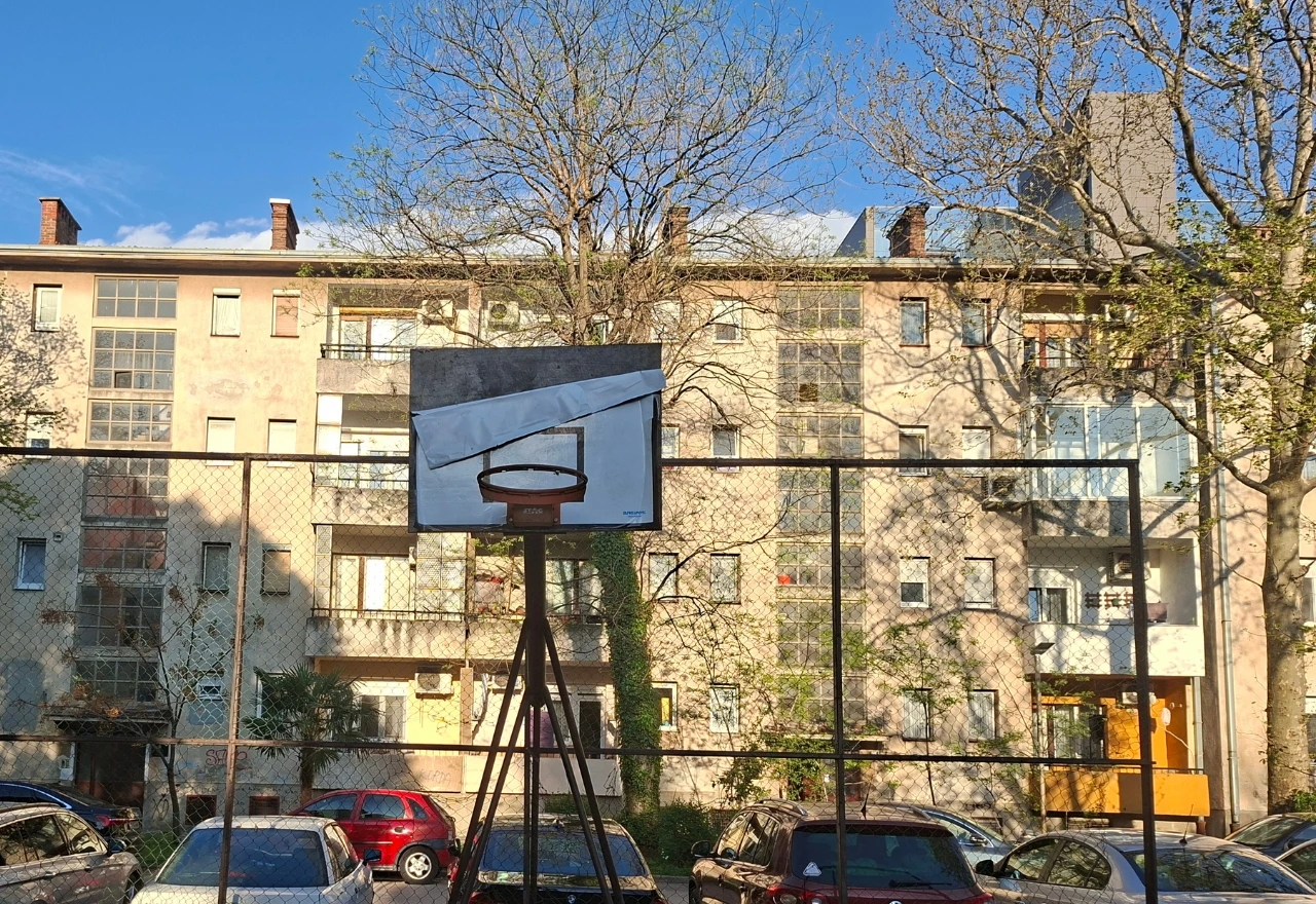 FOTO | Jesu li ovo igrališta koja mališani Mostara zaslužuju?